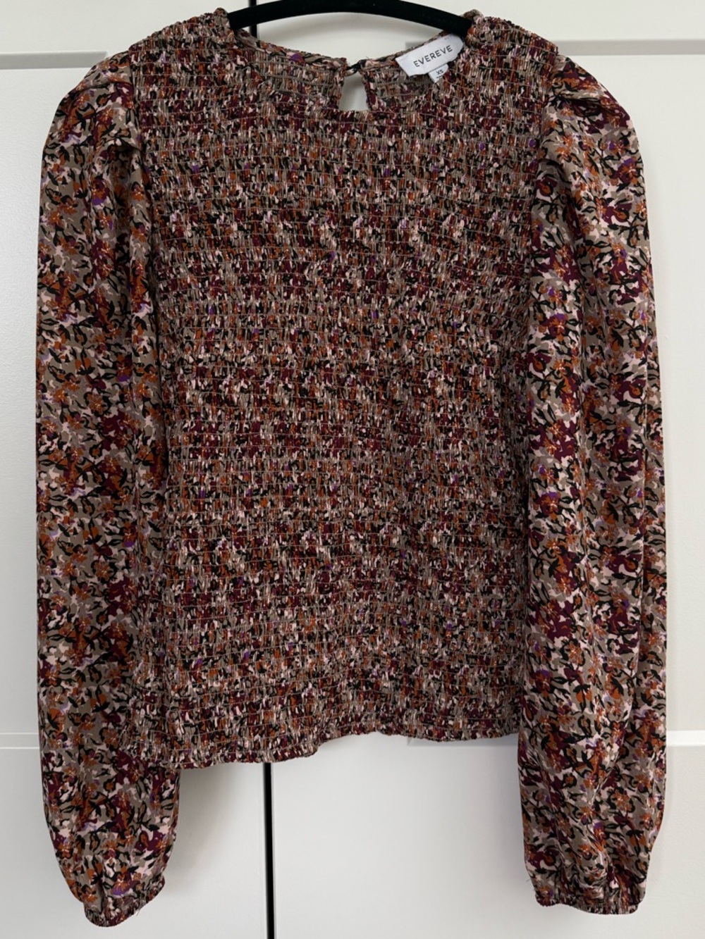 Evereve Burgundy Mauve Floral Smocked Puff-Sleeve Blouse